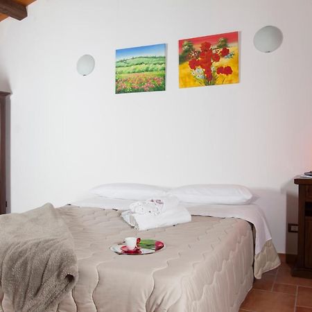 Mirose'S Holiday Home Кастельбуоно Екстер'єр фото