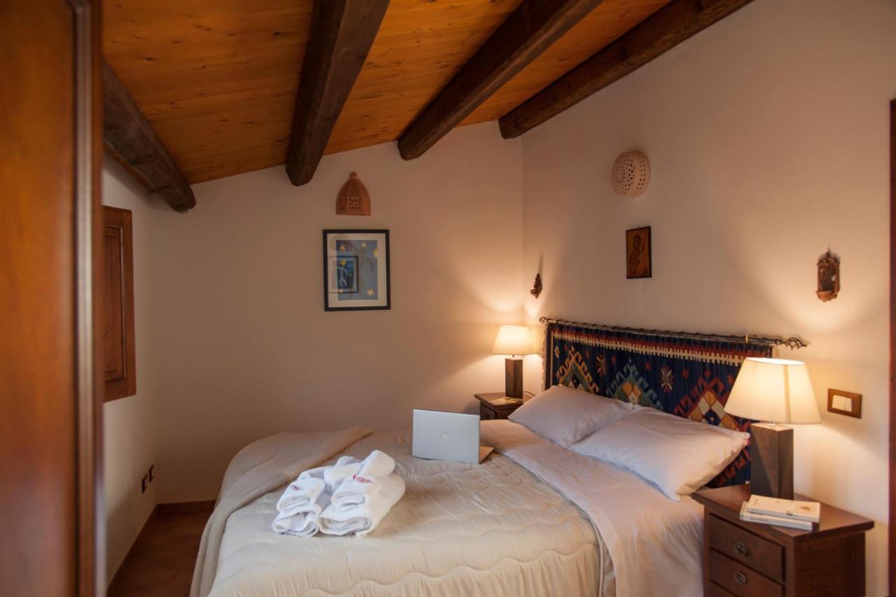 Mirose'S Holiday Home Кастельбуоно Екстер'єр фото