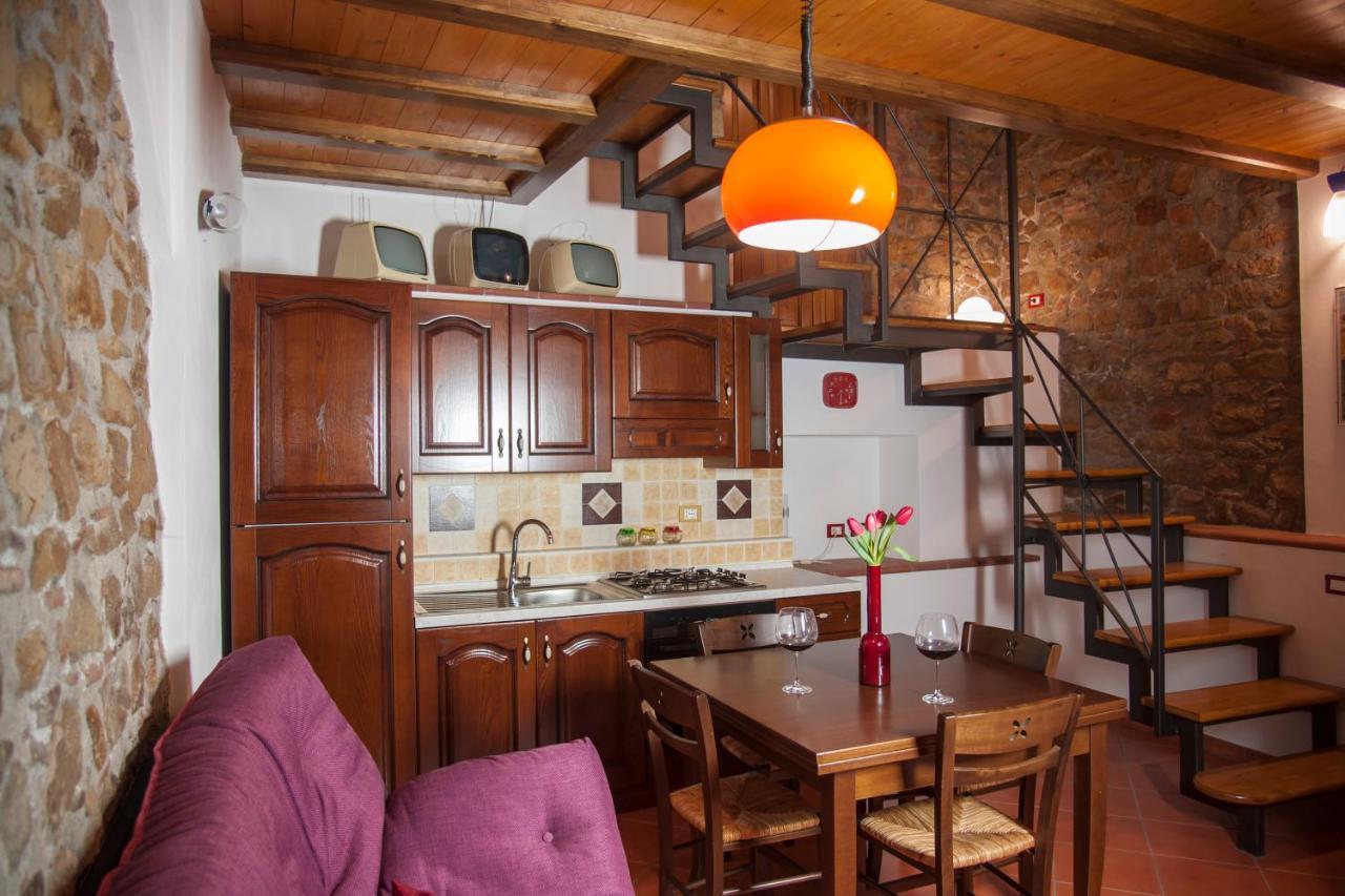 Mirose'S Holiday Home Кастельбуоно Екстер'єр фото